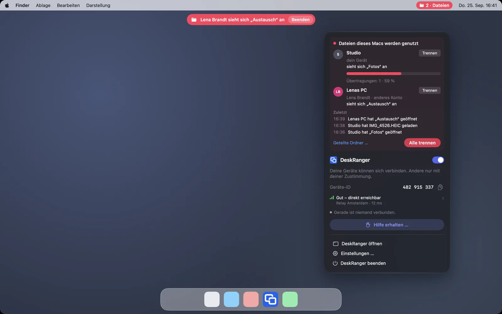 Der Mac, während andere Geräte seine Ordner nutzen: rote Anzeige, Banner und Menü