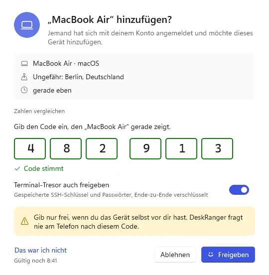 Ein vertrautes Gerät gibt ein neues Gerät frei: Ort, Zeit und der eingetippte Code
